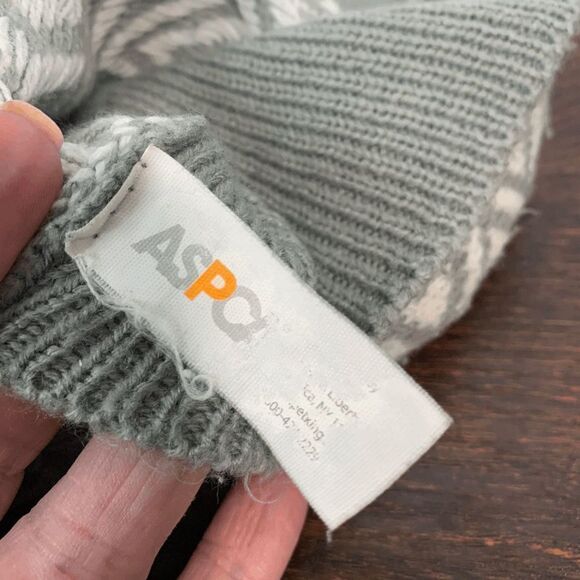 Gray White Chevron Print Thermal Ribbed Knit Dog Clothes Pullover Sweater - Picture 3 of 4